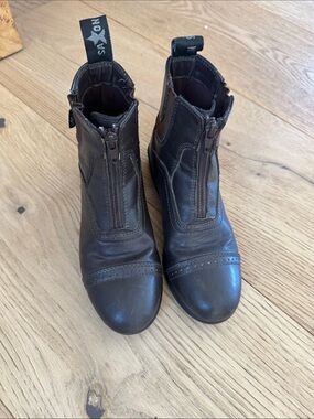 Saxon Brown Leather Zip-Front Ankle Boots 2 kids